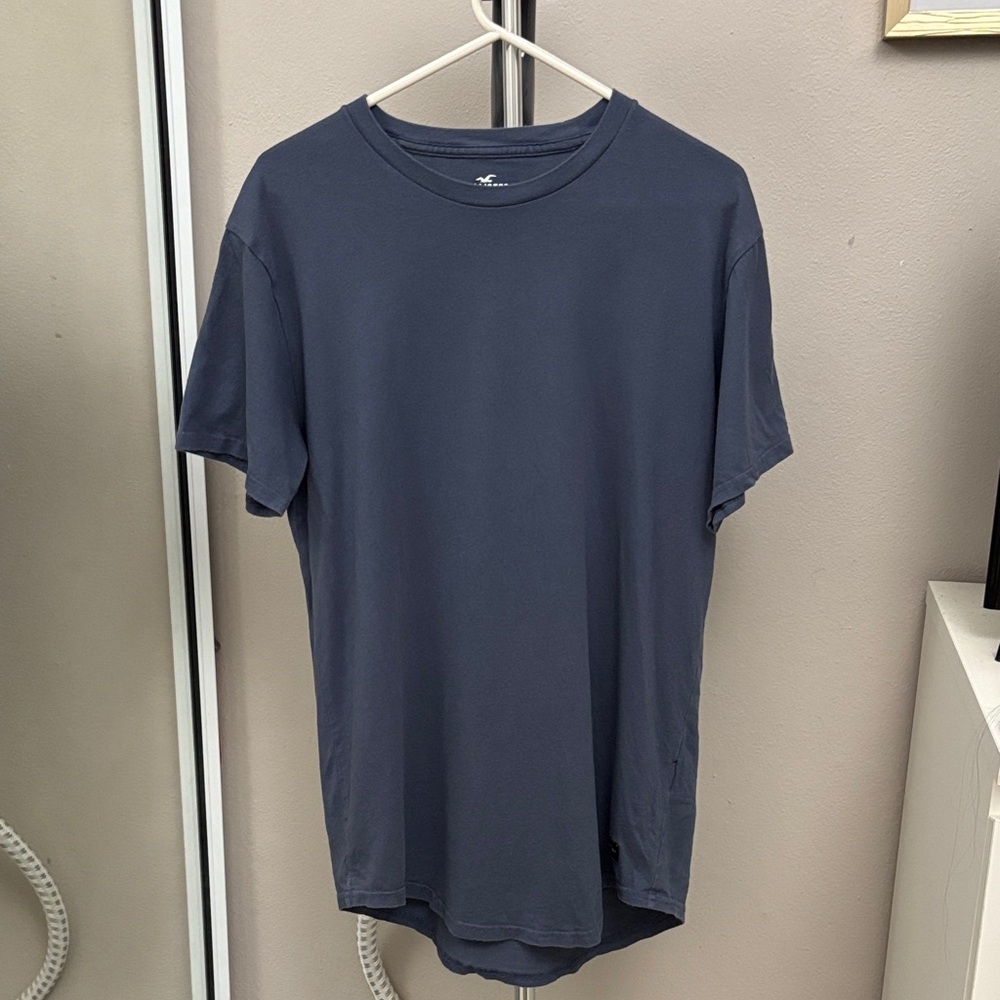 Hollister Men’s Classic Blue Curved Hem Short Sleeve Tee